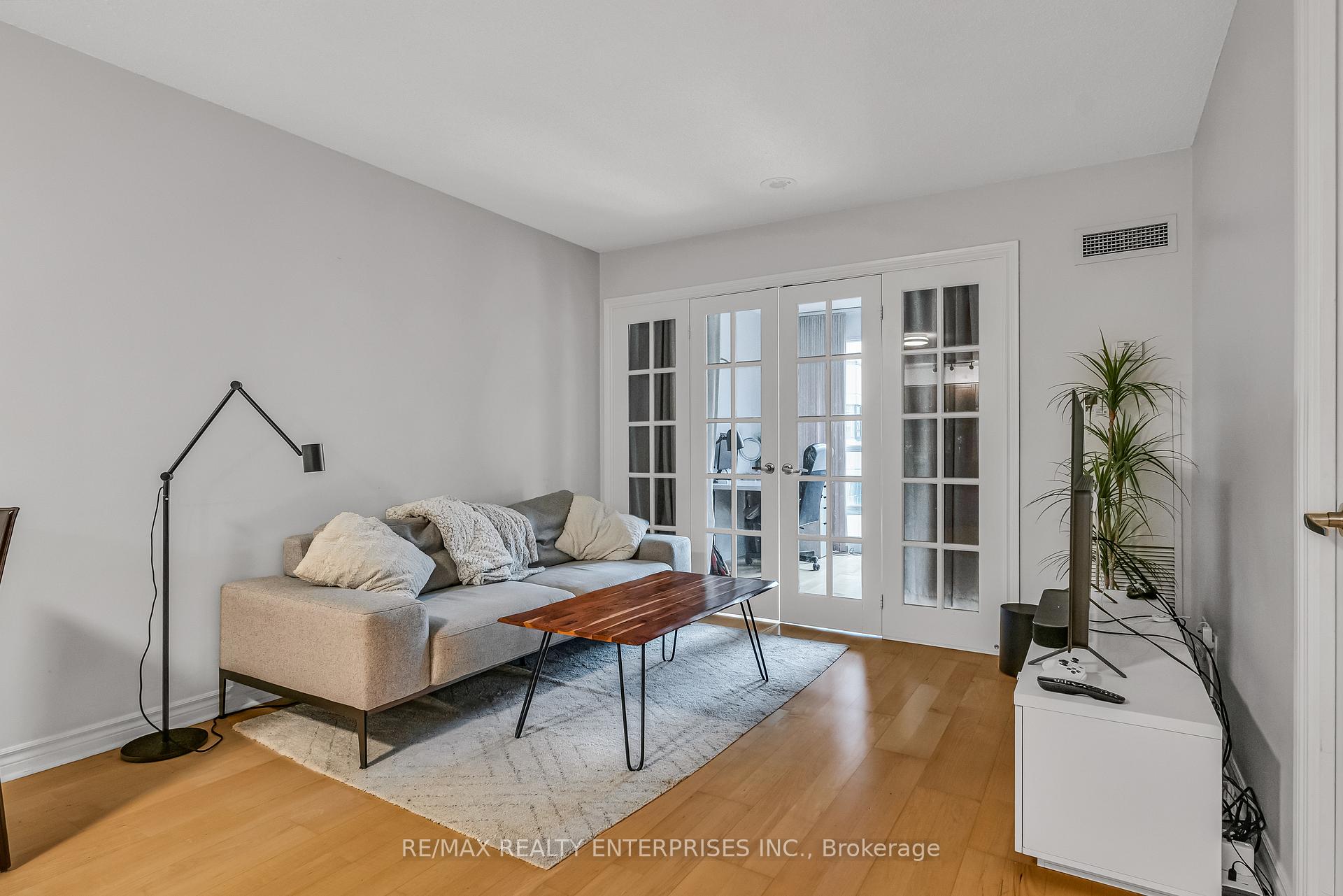 2 Bedrooms Condo at 763 Bay, Toronto For sale