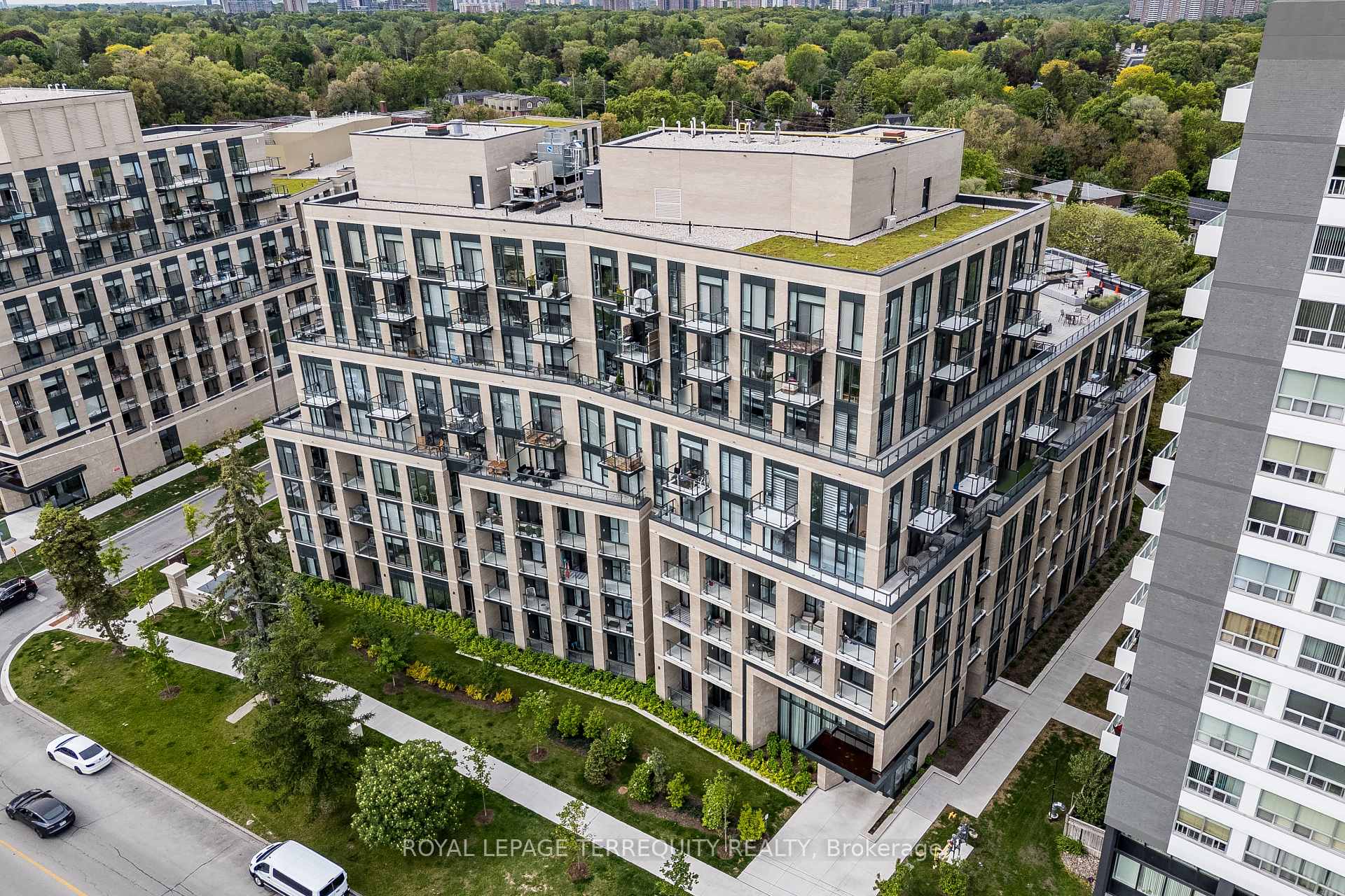 2 Bedrooms Condo at 293 The Kingsway, Toronto For sale
