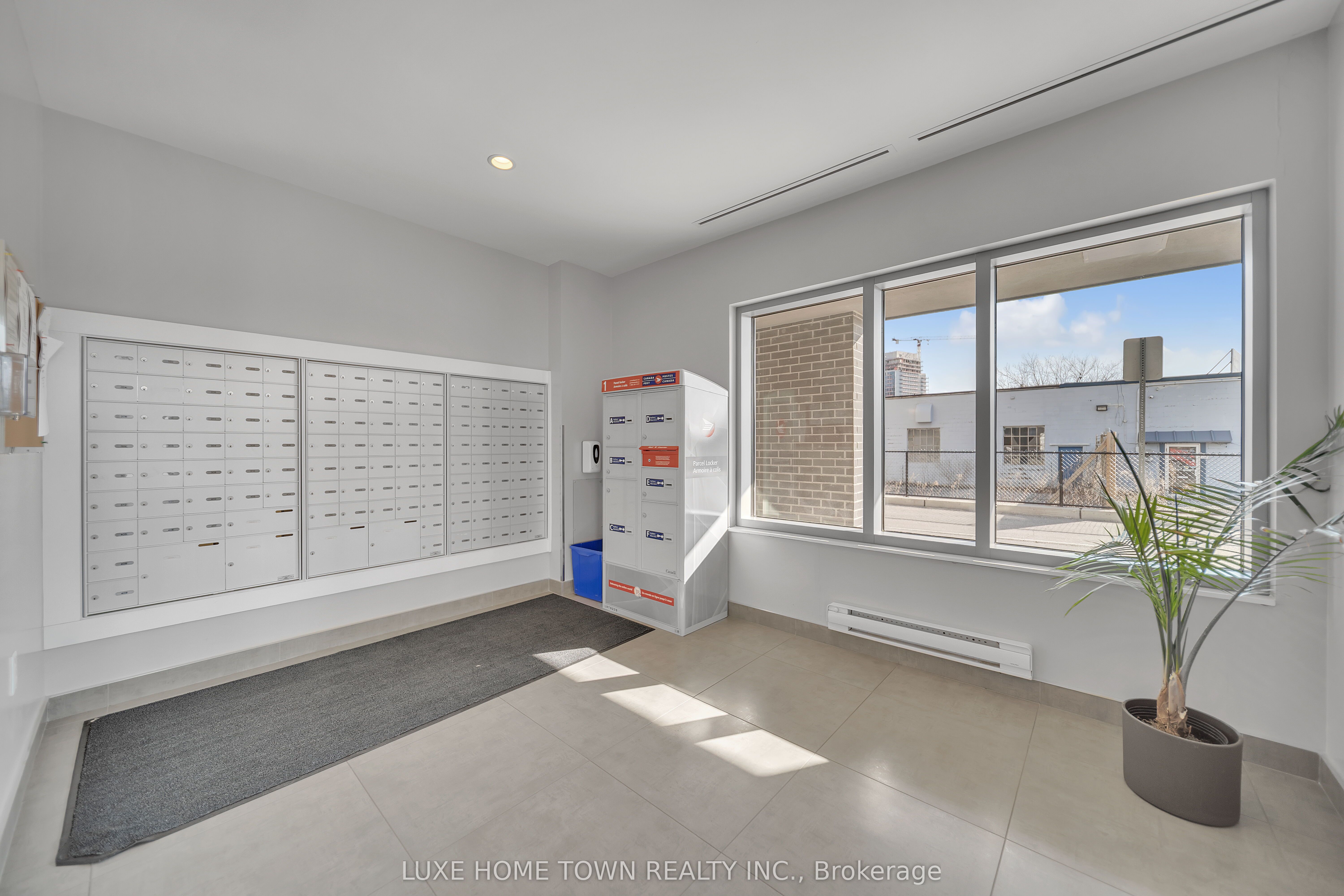 716 Main Street E, #801