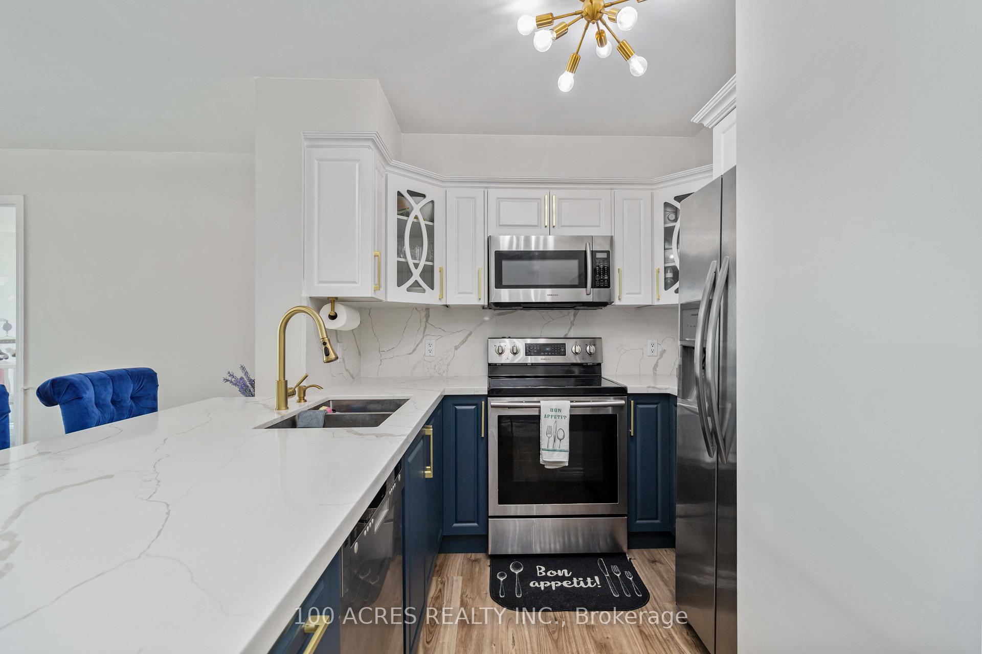 2 Bedrooms Condo at 4879 Kimbermount,  Mississauga For sale