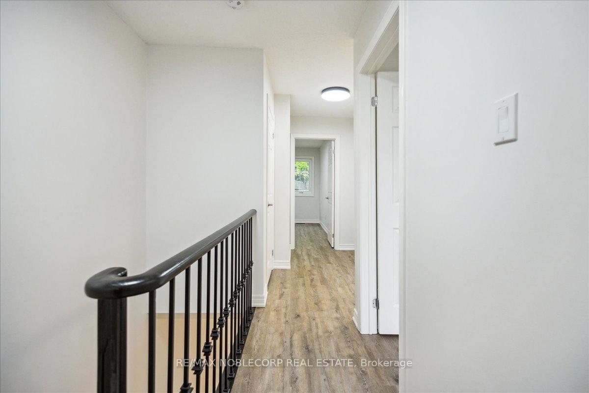 3 Bedrooms Condo at 20 William Farr, Vaughan For sale