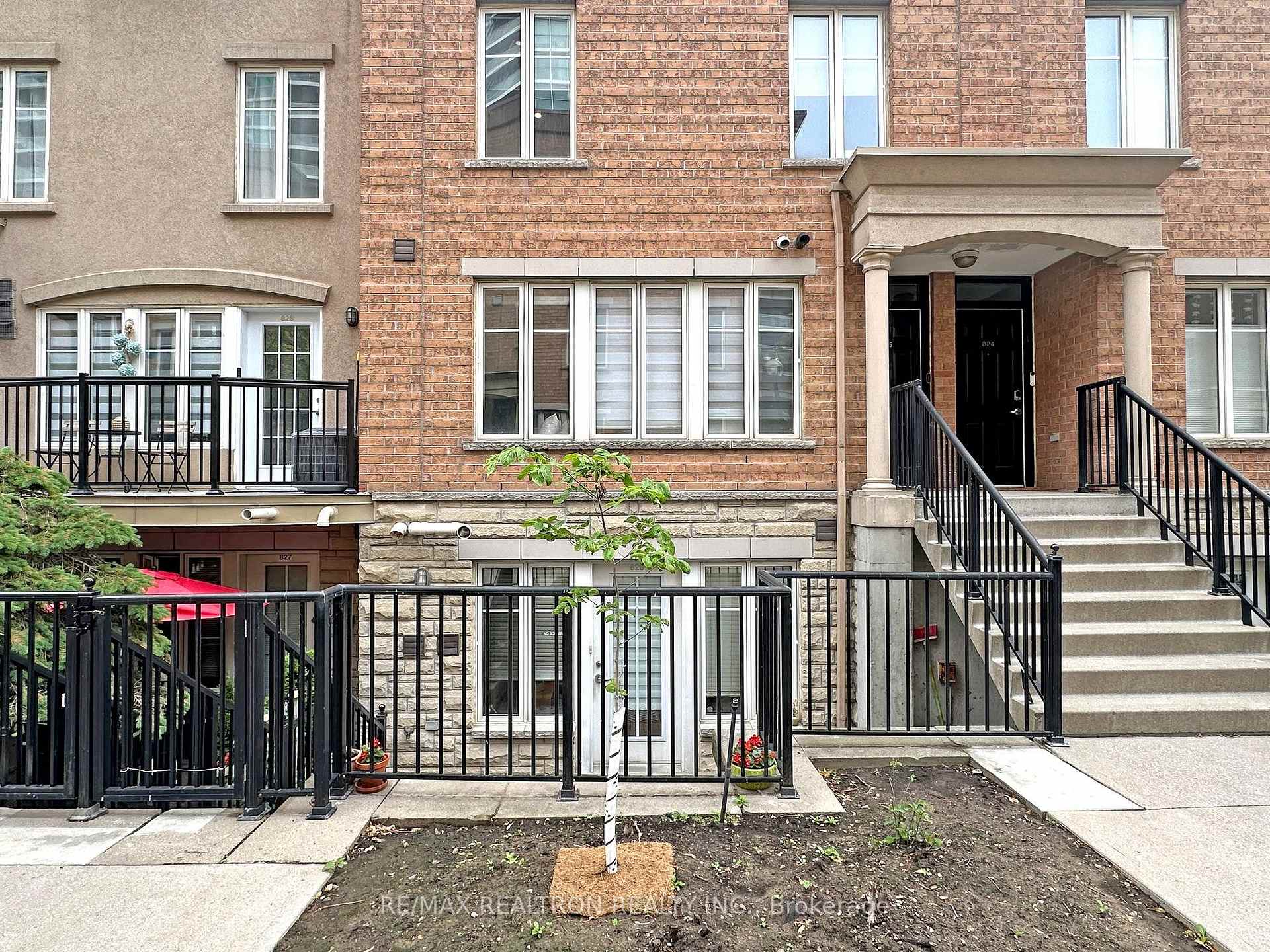 1 Bedroom Condo at 46 Western Battery, Toronto For sale