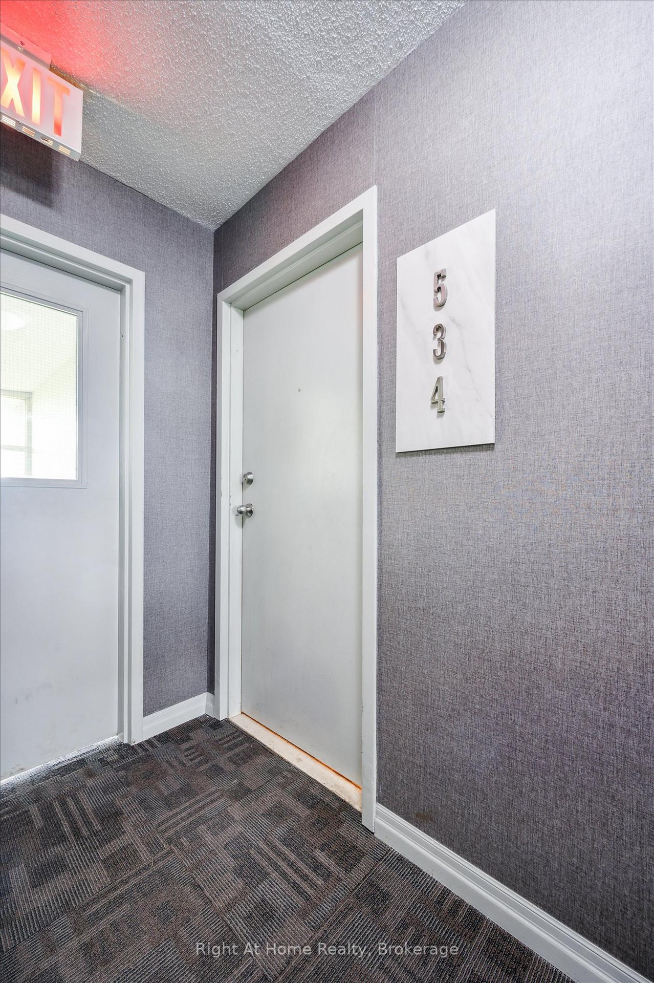 2 Bedrooms Condo at 1450 Glen Abbey, Oakville For sale