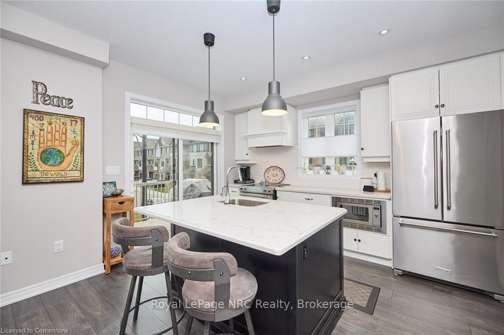 3 Bedrooms Condo at 288 Glover, Hamilton For sale