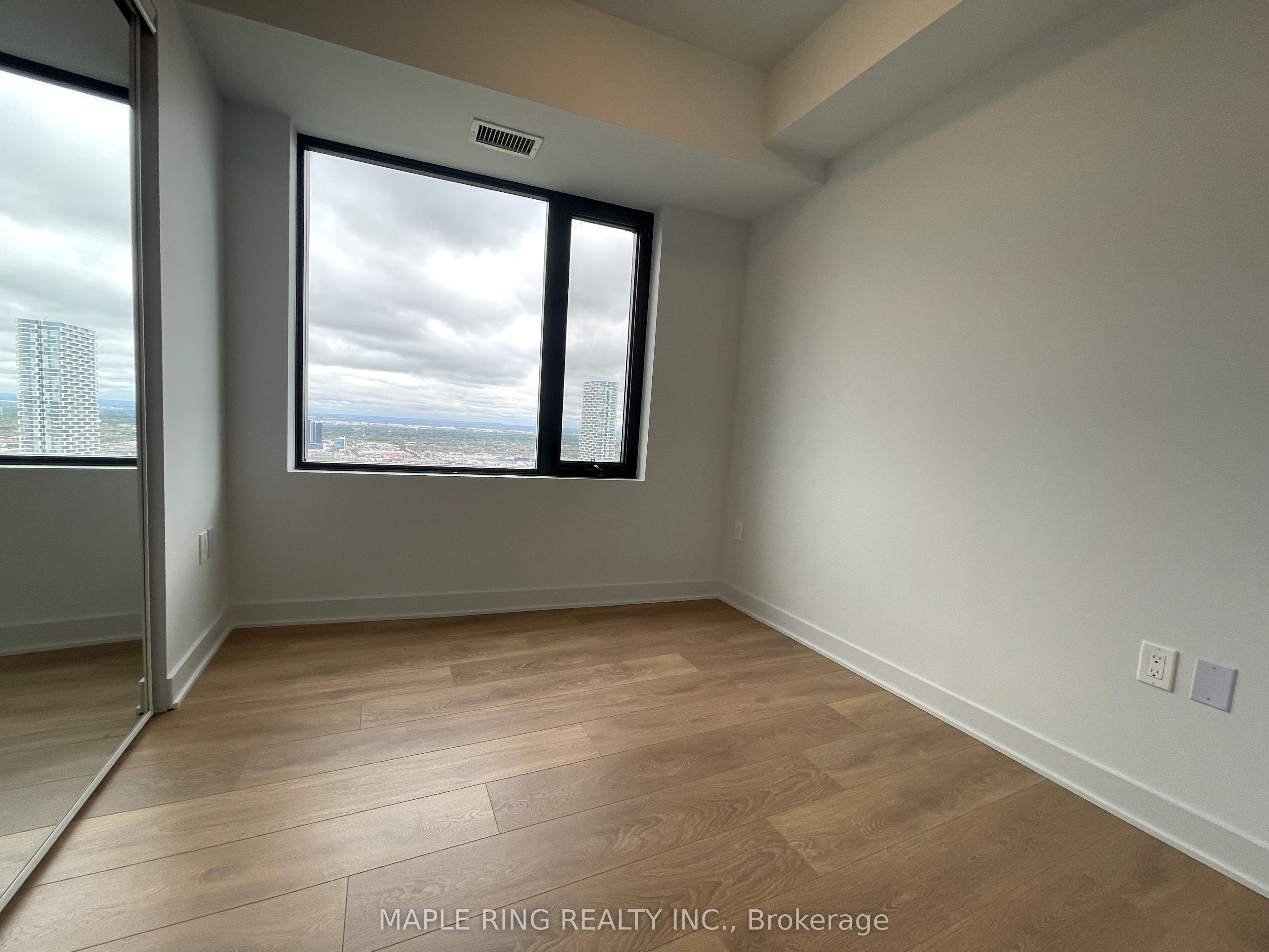2920 Highway 7 Road, #3905