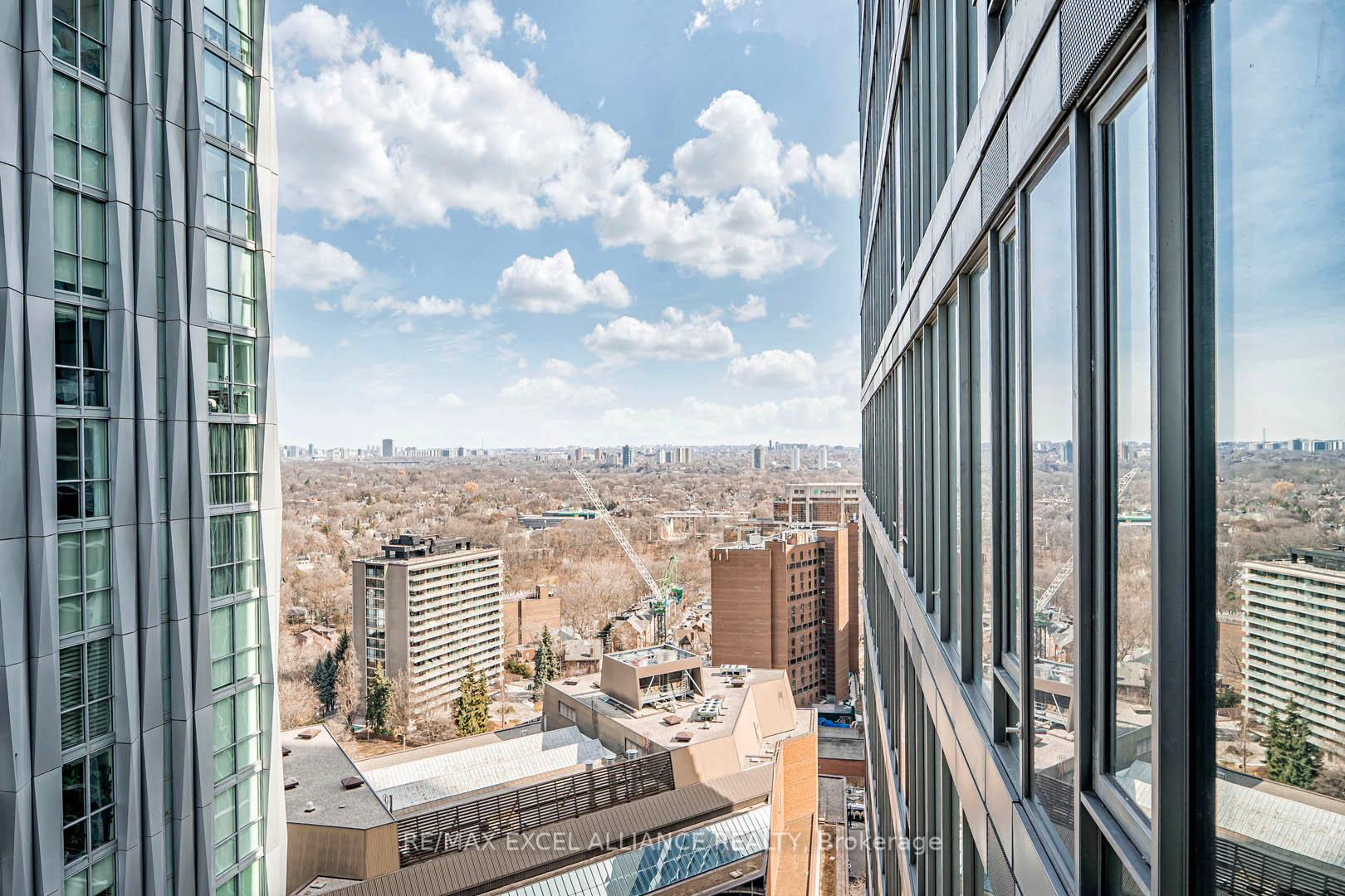2 Bedrooms Condo at 8 Cumberland,  Toronto For sale