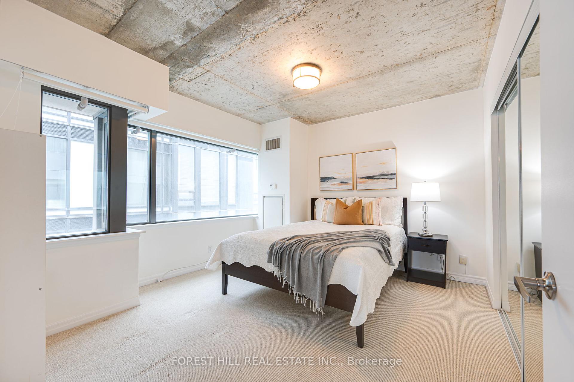 2 Bedrooms Condo at 22 Wellesley, Toronto For sale