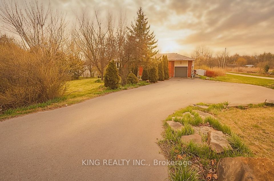 8387 Guelph