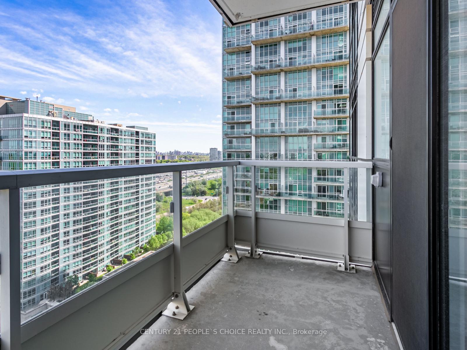 2 Bedrooms Condo at 251 Manitoba, Toronto For sale