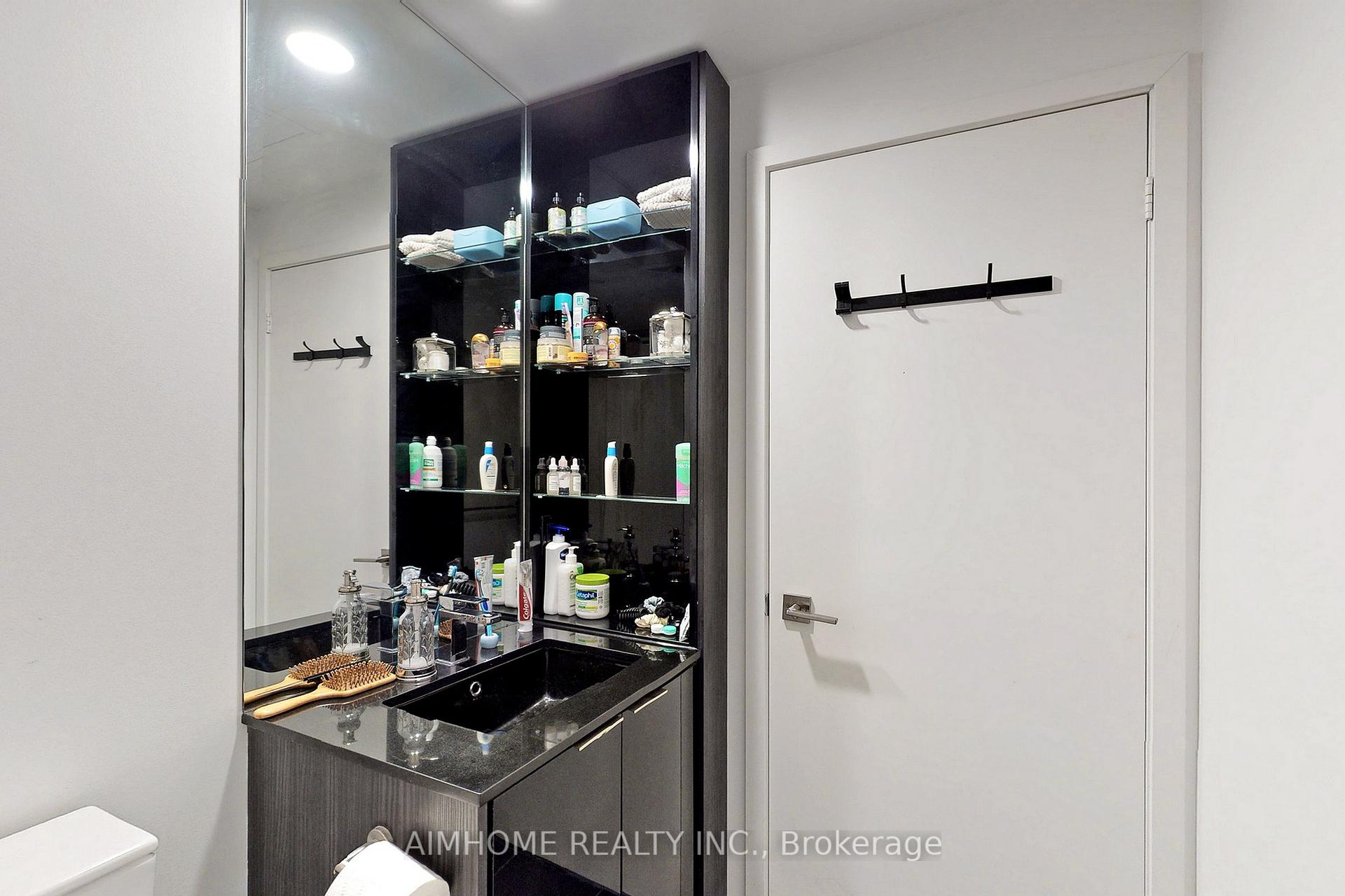 2 Bedrooms Condo at 70 temprance, Toronto For sale