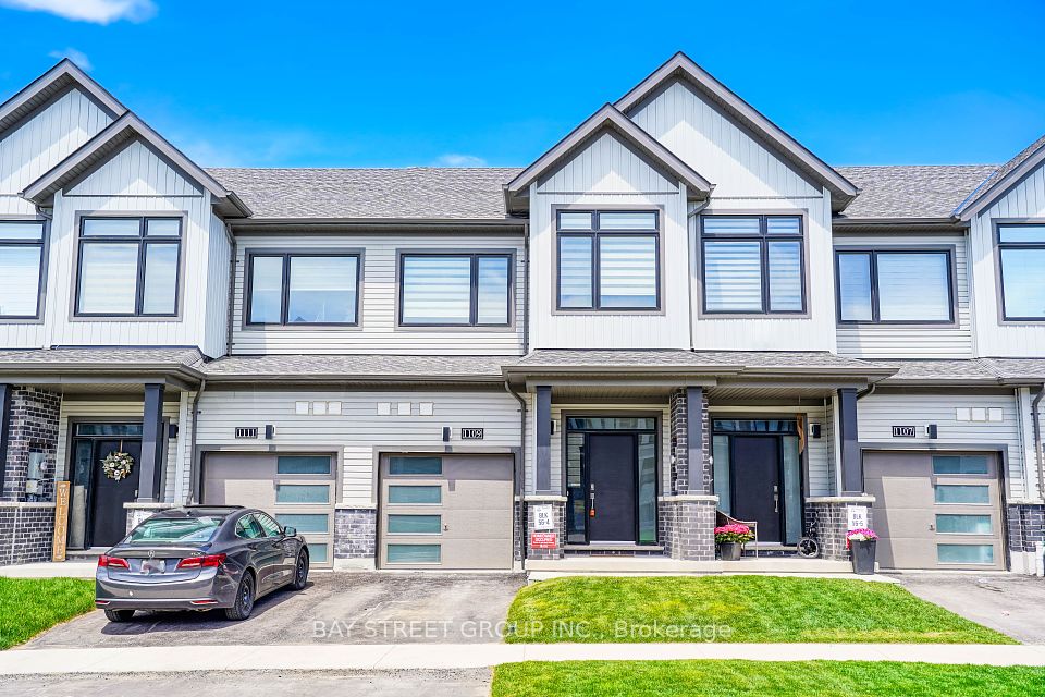 1109 Thompson