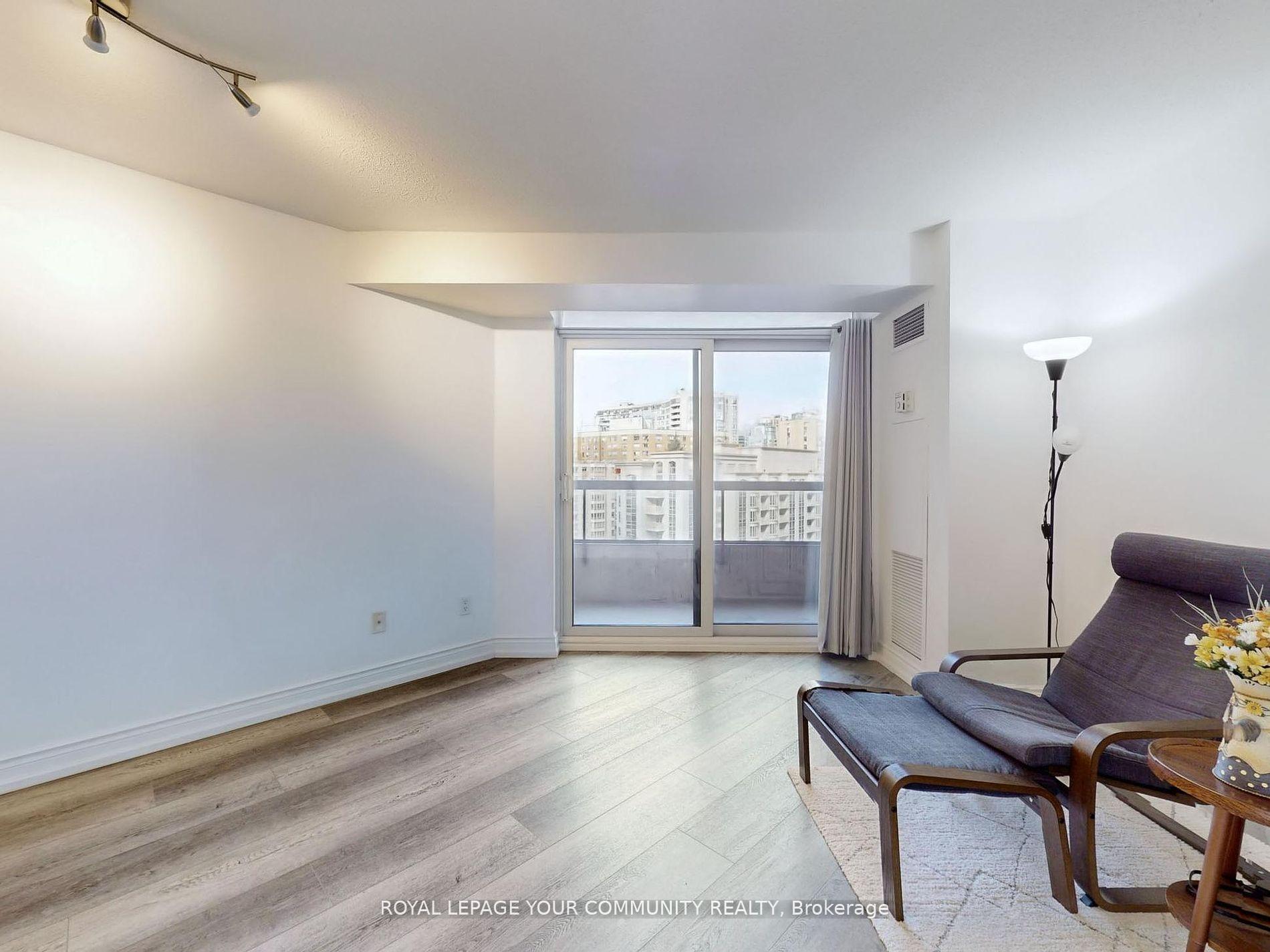 2 Bedrooms Condo at 15 Northtown,  Toronto For sale