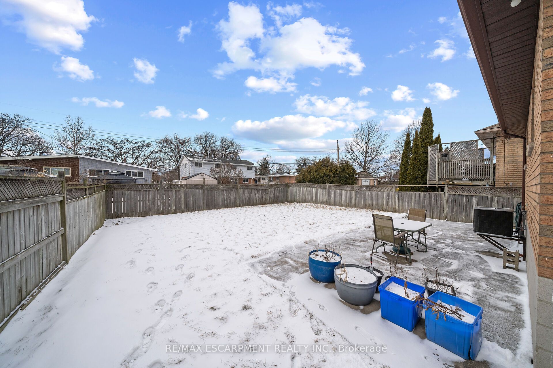 122 Fieldway Drive