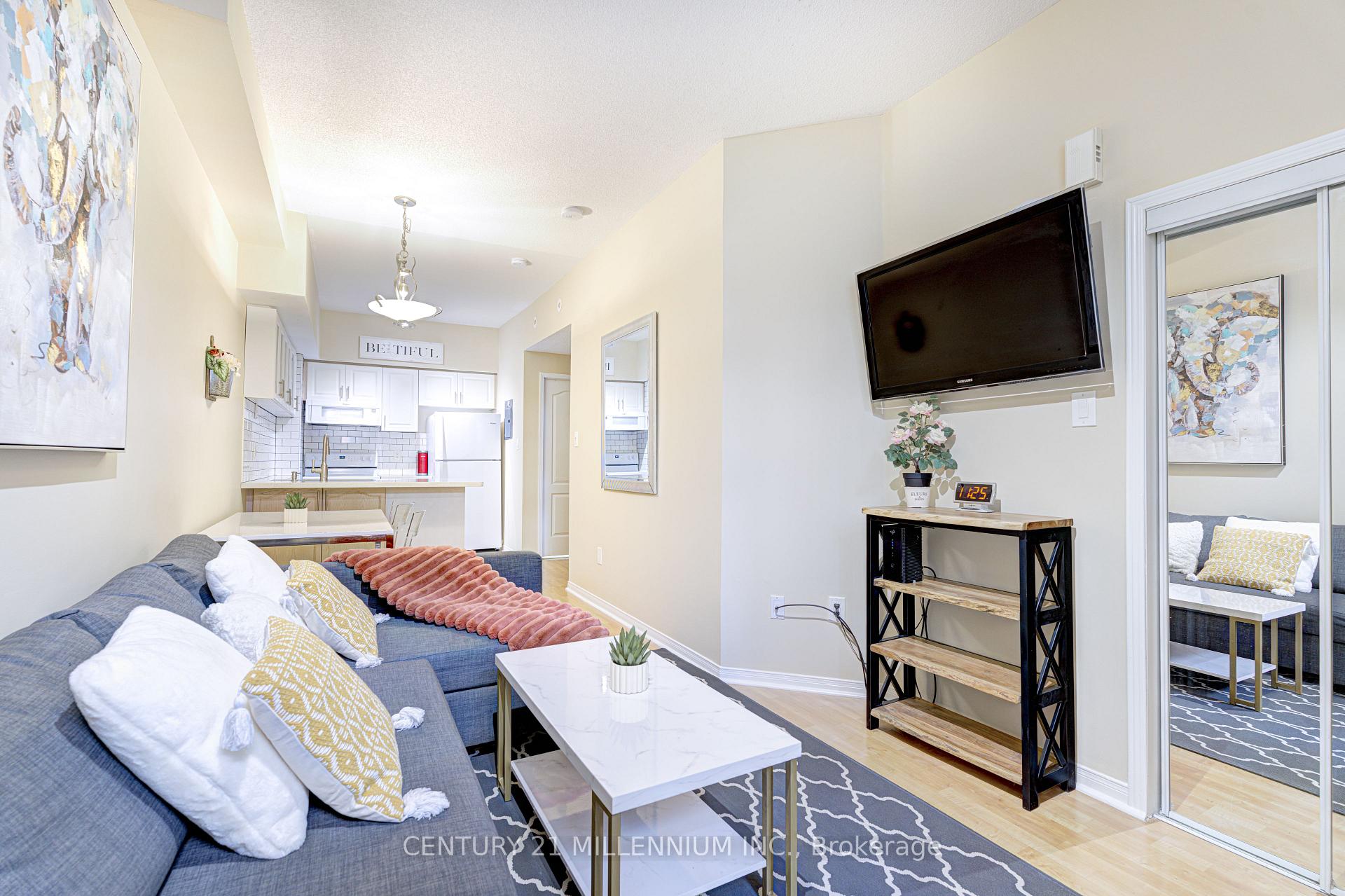 1 Bedroom Condo at 601 Shoreline, Mississauga For sale