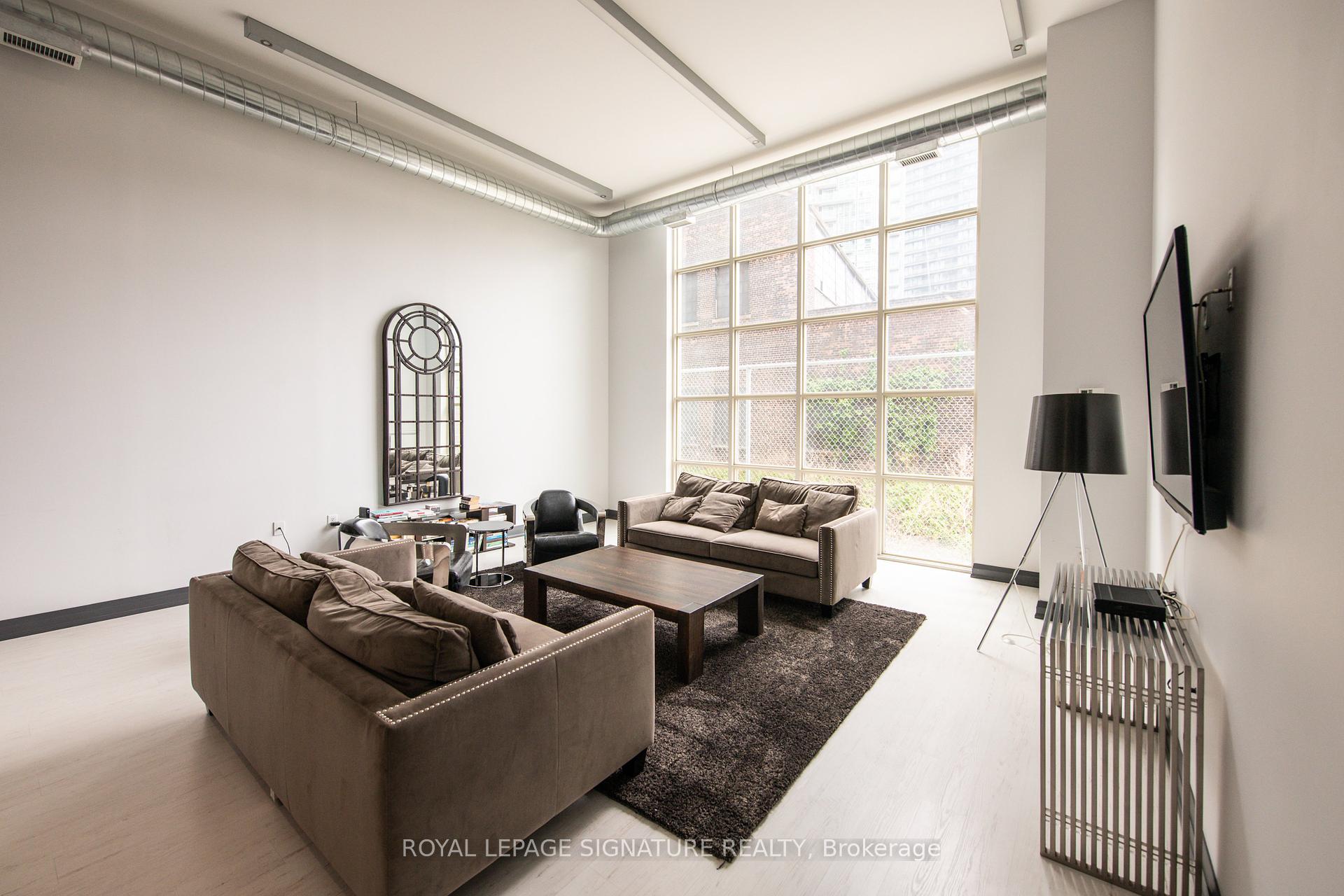 2 Bedrooms Condo at 125 Western Battery, Toronto For sale