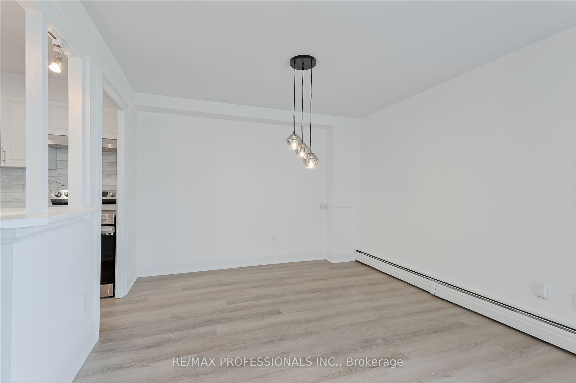 3 Bedrooms Condo at 11 Neilson, Toronto For sale