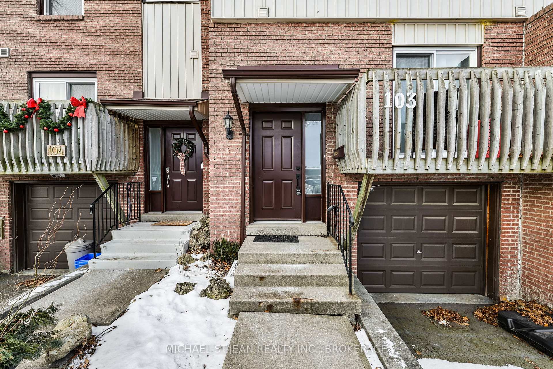 3 Bedrooms Condo at 1115 Paramount,  Hamilton For sale