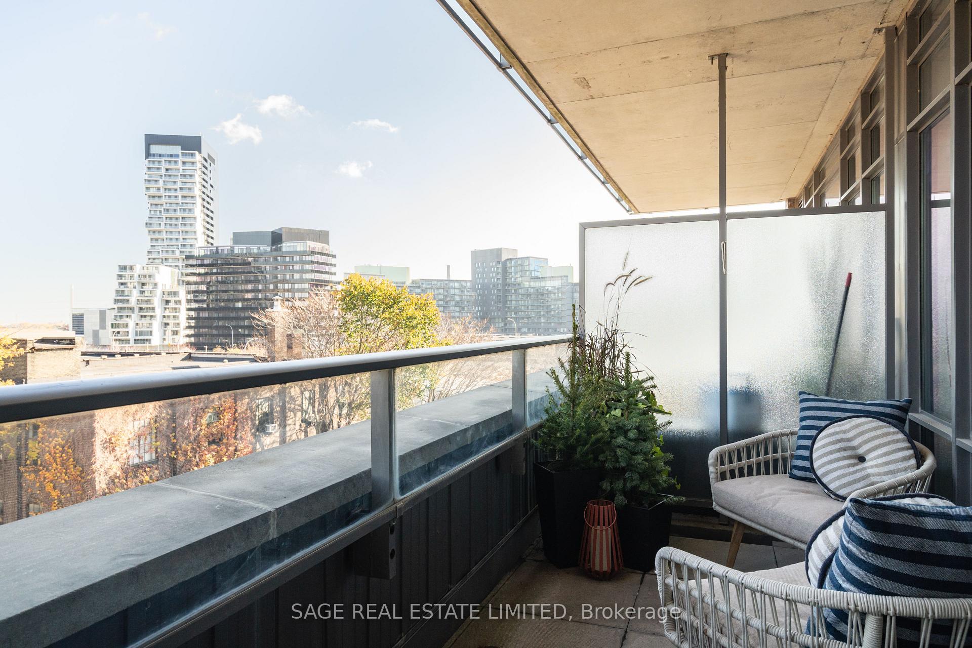 1 Bedroom Condo at 549 King, Toronto For sale