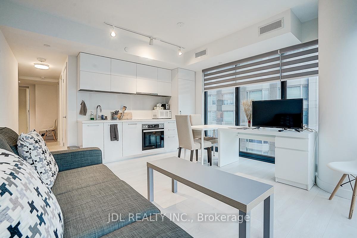 1 Bedroom Condo at 188 Cumberland, Toronto For sale