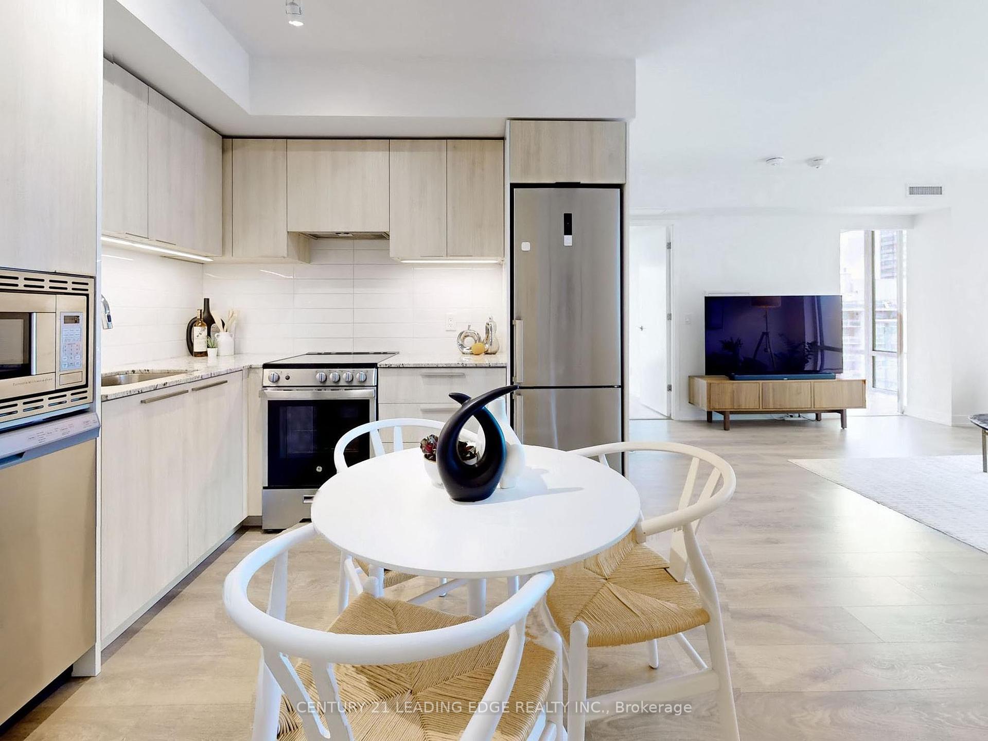 3 Bedrooms Condo at 501 Yonge, Toronto For sale