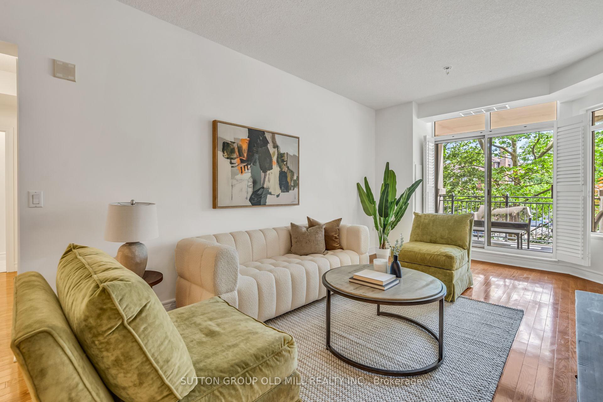 3 Bedrooms Condo at 10 Old Mill, Toronto For sale