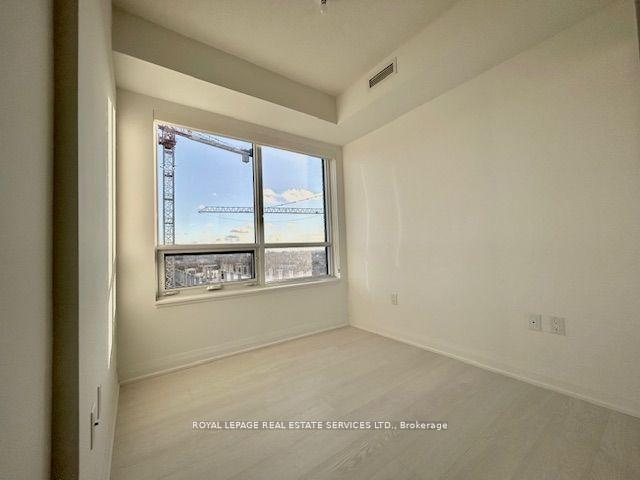 3 Bedrooms Condo at 10 Gibbs, Toronto For sale