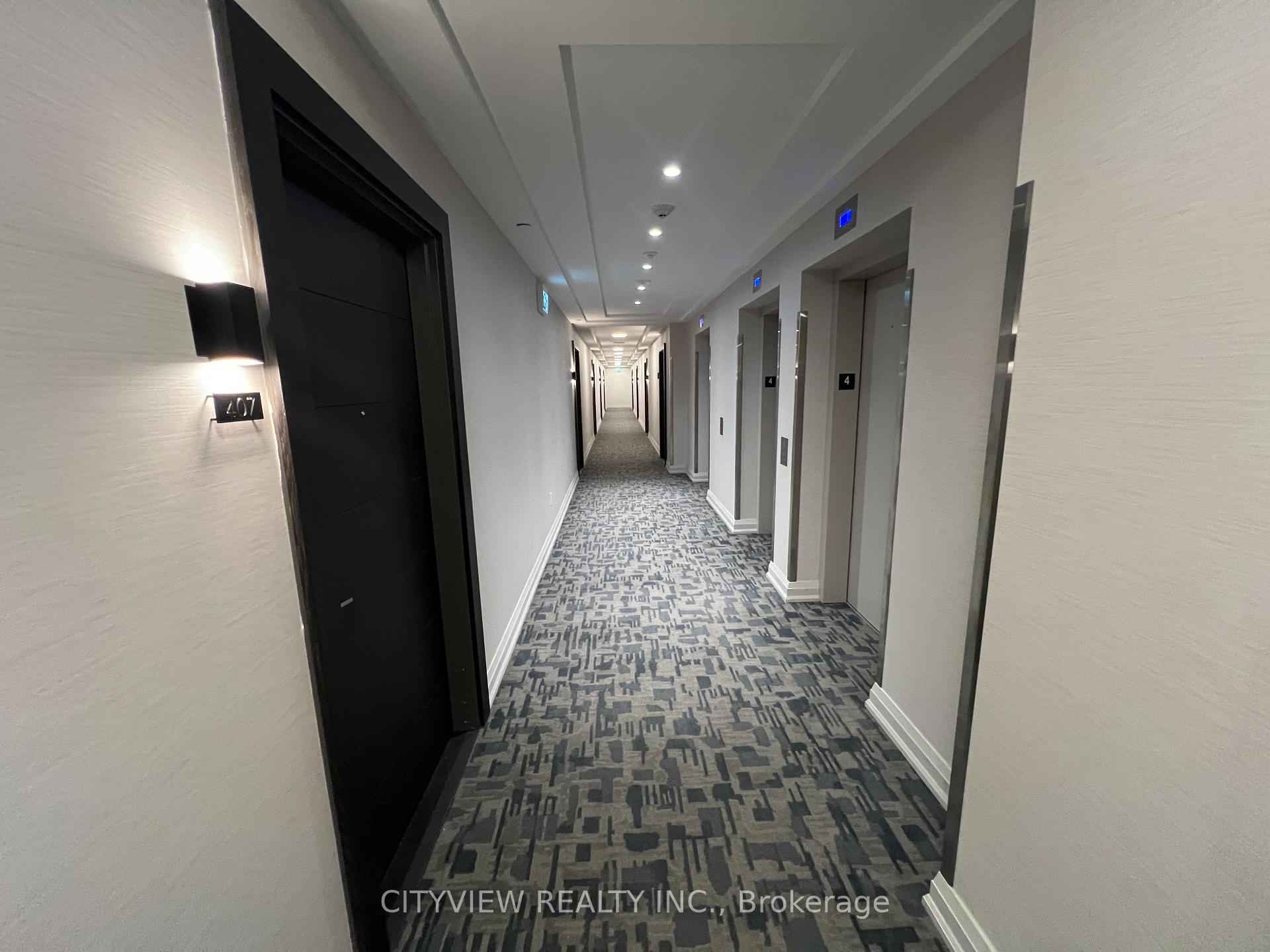 2 Bedrooms Condo at 212 king William, Hamilton For sale