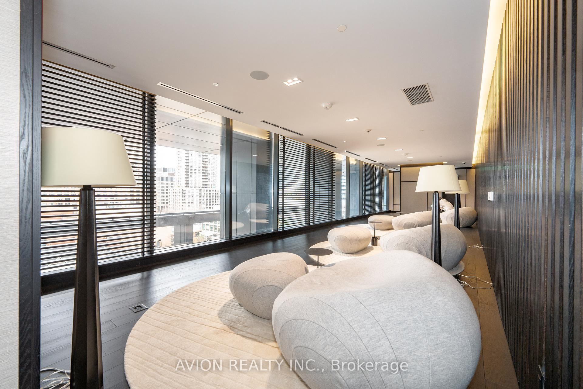 3 Bedrooms Condo at 501 yonge, Toronto For sale