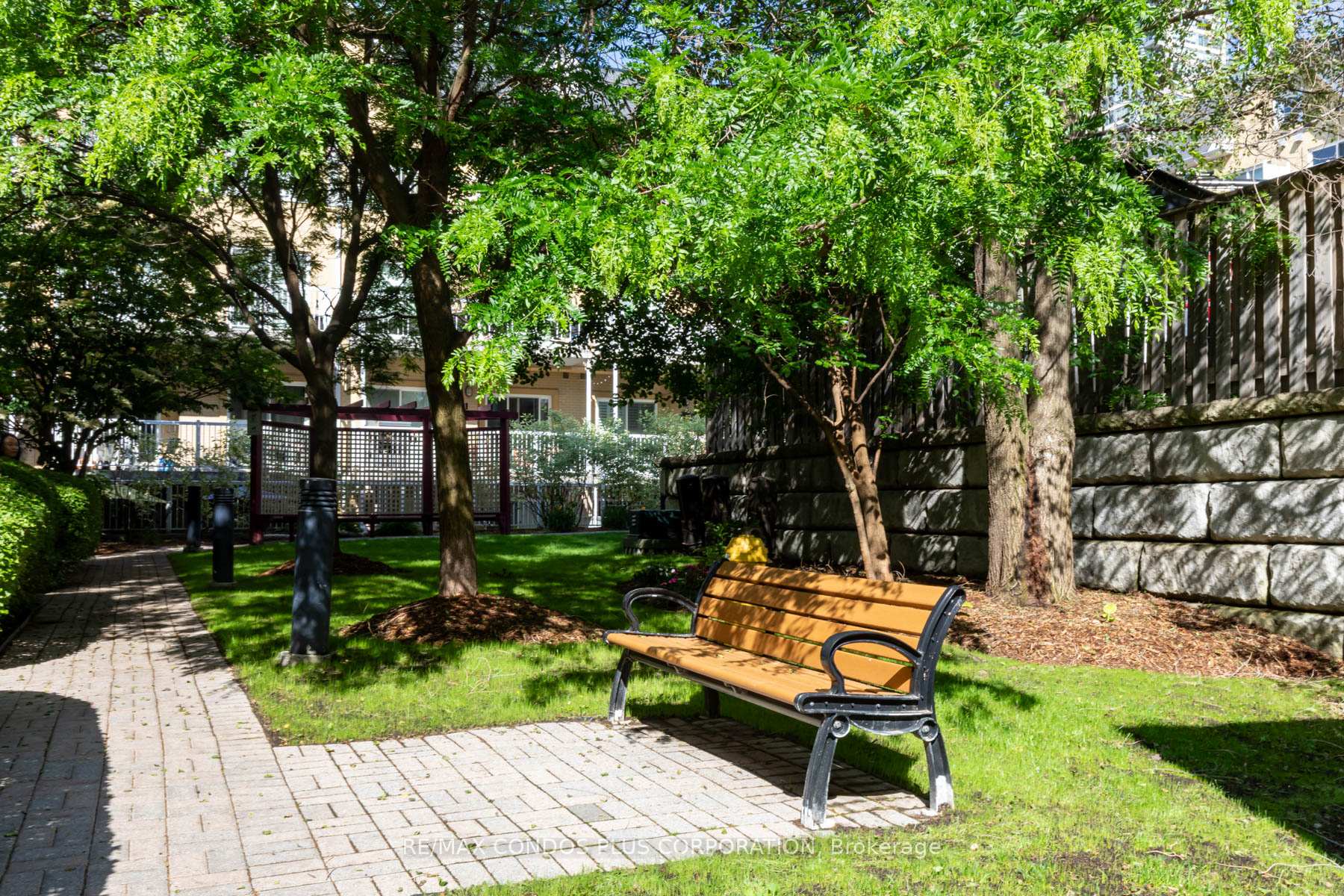 1 Bedroom Condo at 179 Bleecker, Toronto For sale