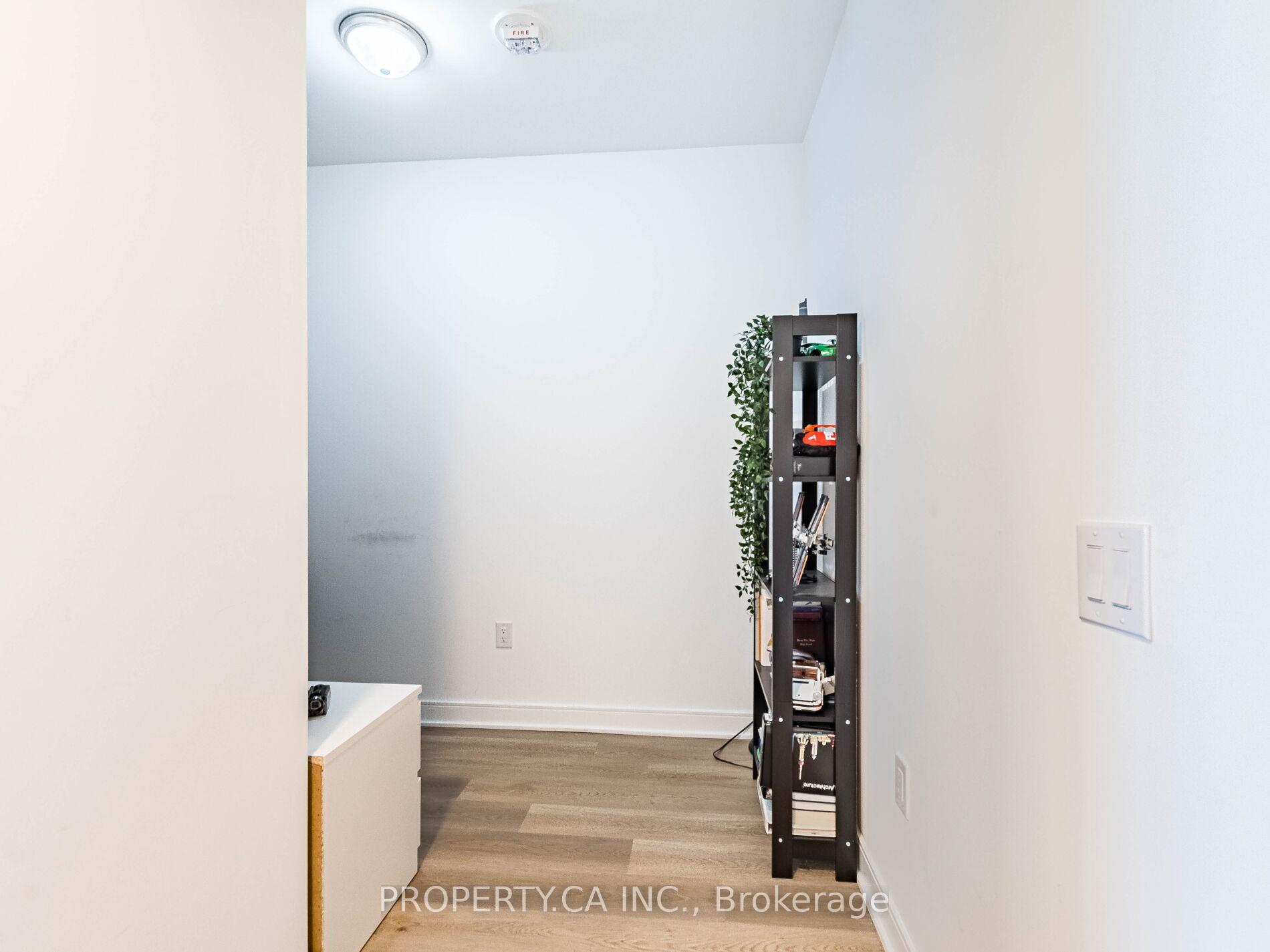 3 Bedrooms Condo at 86 Dundas, Mississauga For sale