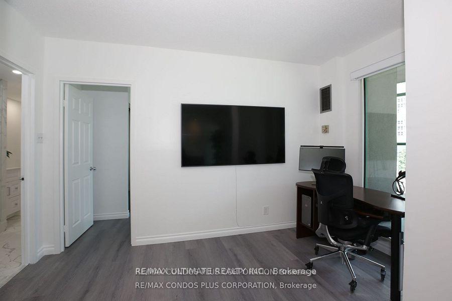 1 Bedroom Condo at 77 Harbour, Toronto For sale