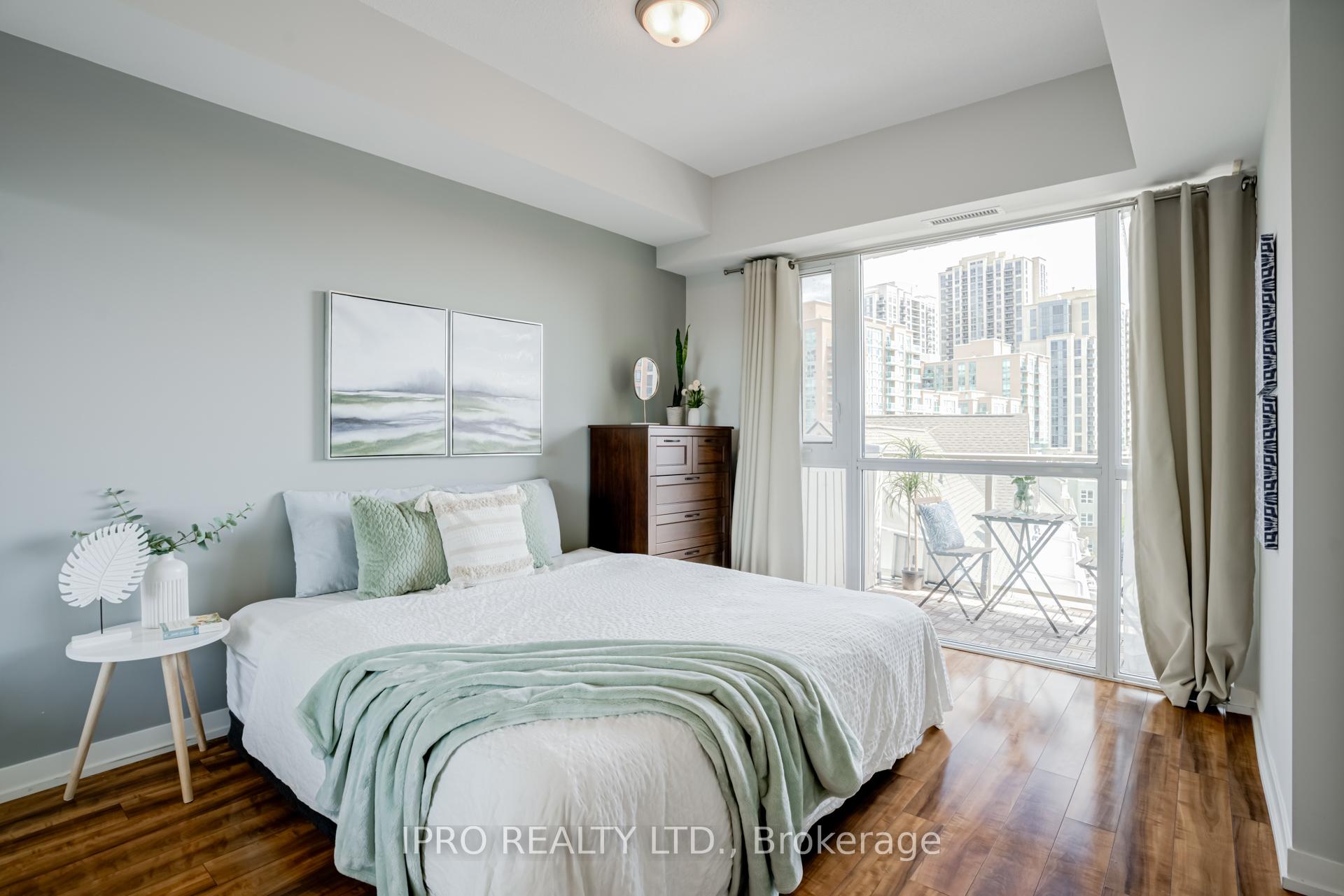 2 Bedrooms Condo at 5101 Dundas, Toronto For sale