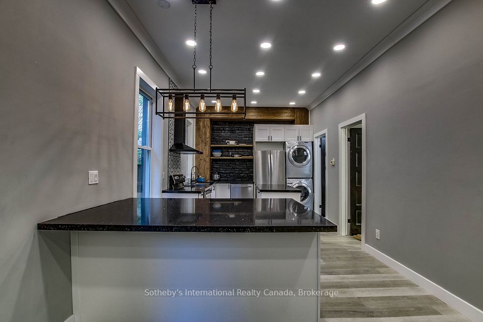 71 Briscoe Street, London South, ON N6C 1W8