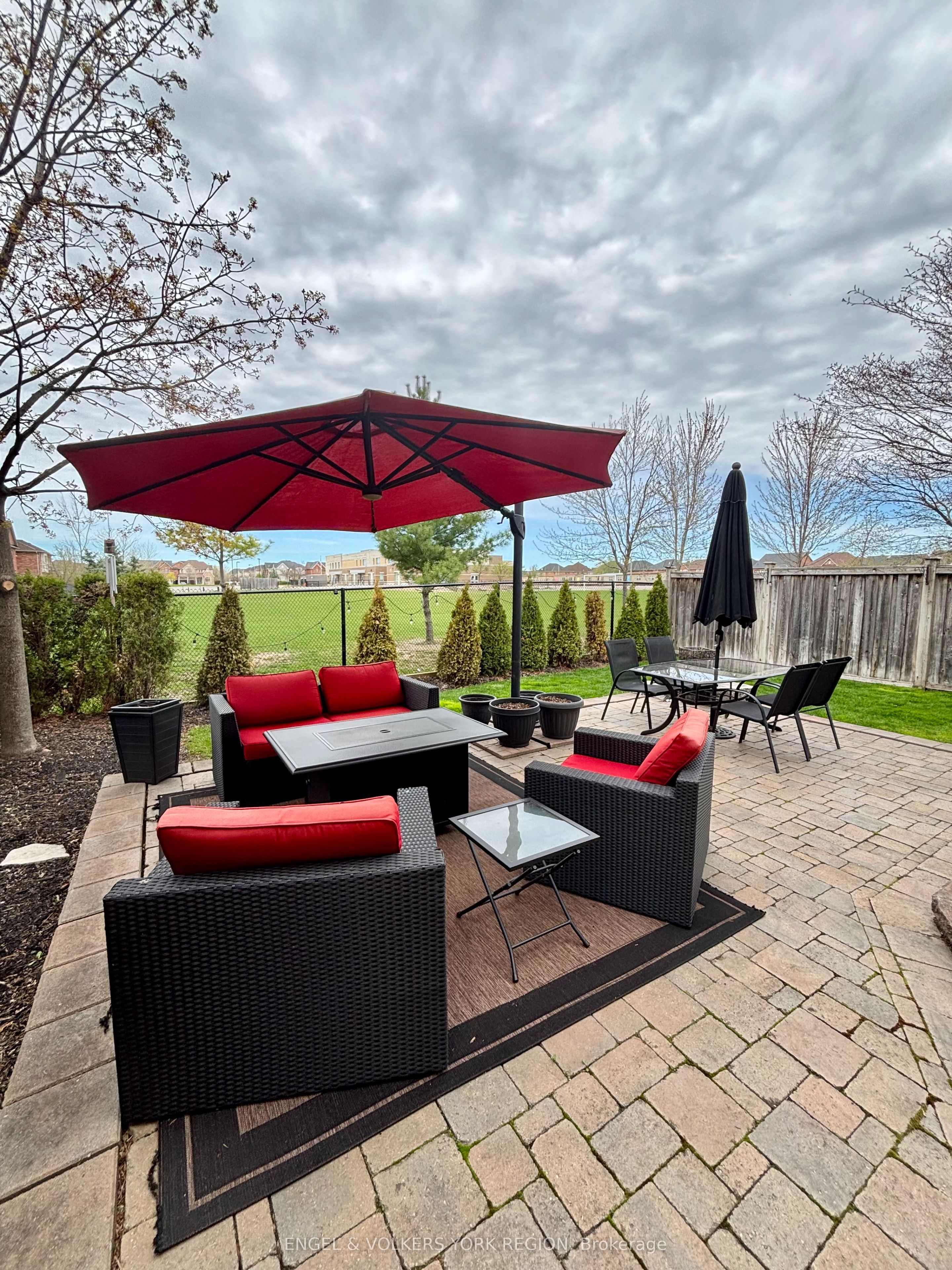 26 Imperial Lakes Drive