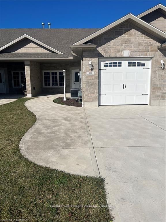111 Broomer Crescent