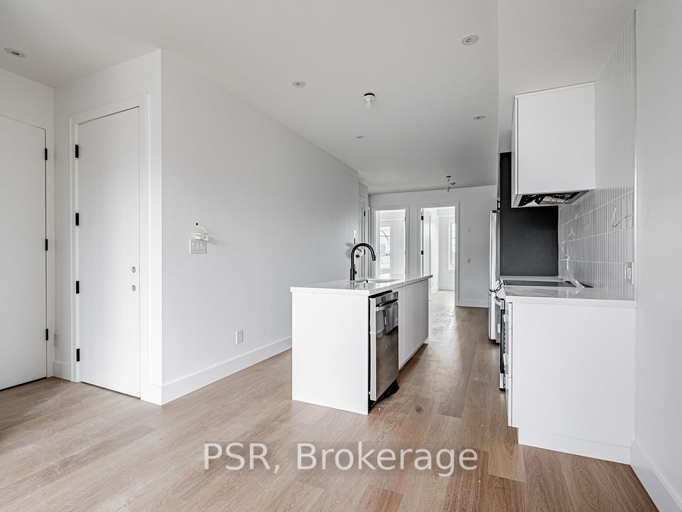 2267 Dundas