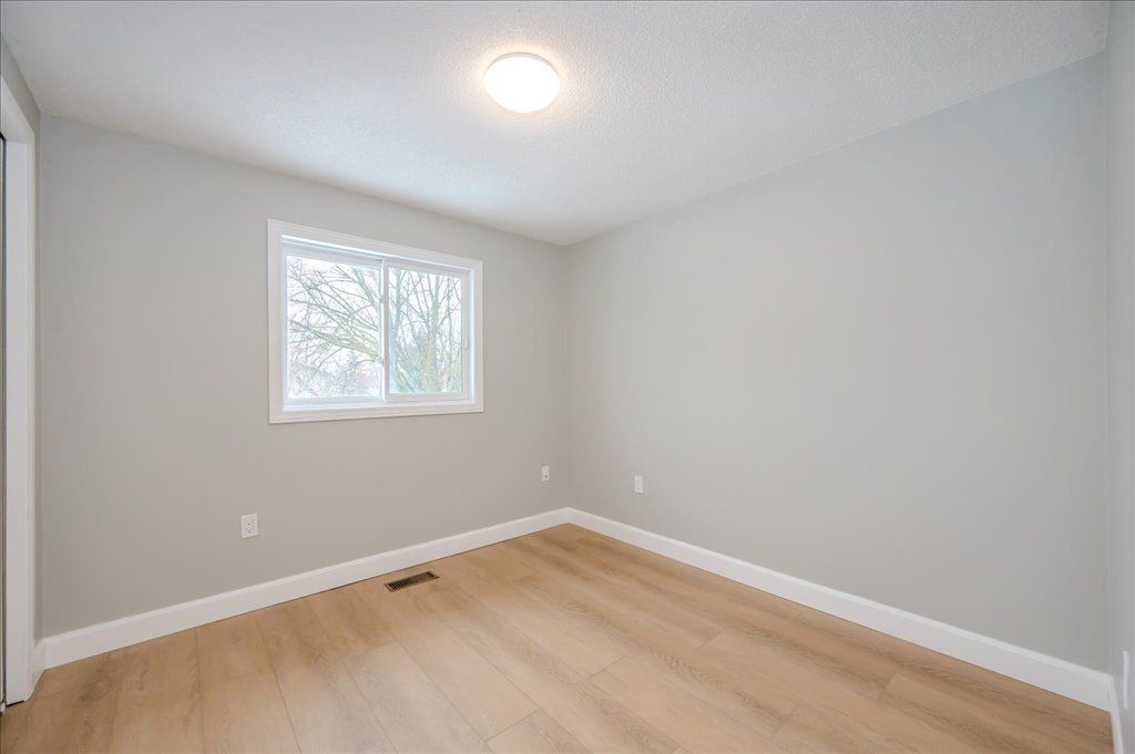 130 Freshmeadow Way