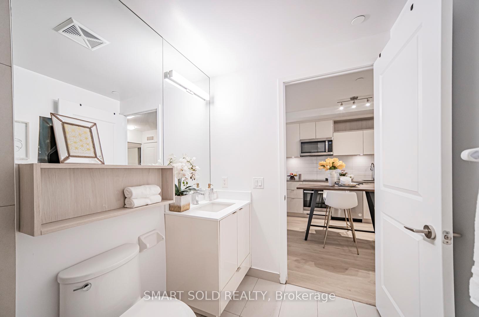2 Bedrooms Condo at 100 Dalhousie, Toronto For sale