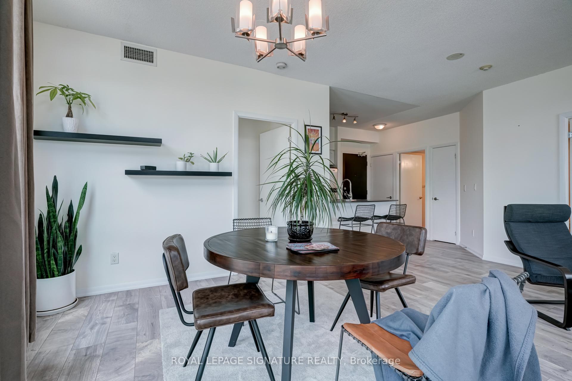 2 Bedrooms Condo at 231 Fort York, Toronto For sale