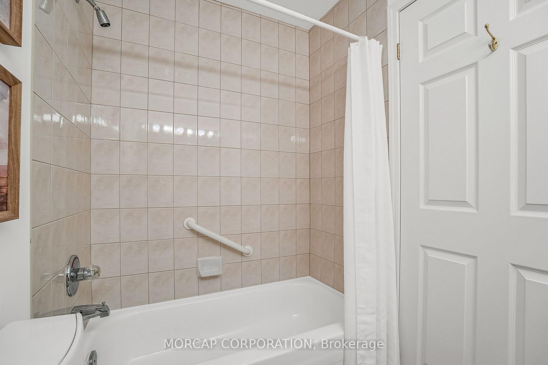 2 Bedrooms Condo at 600 Eglinton, Toronto For sale
