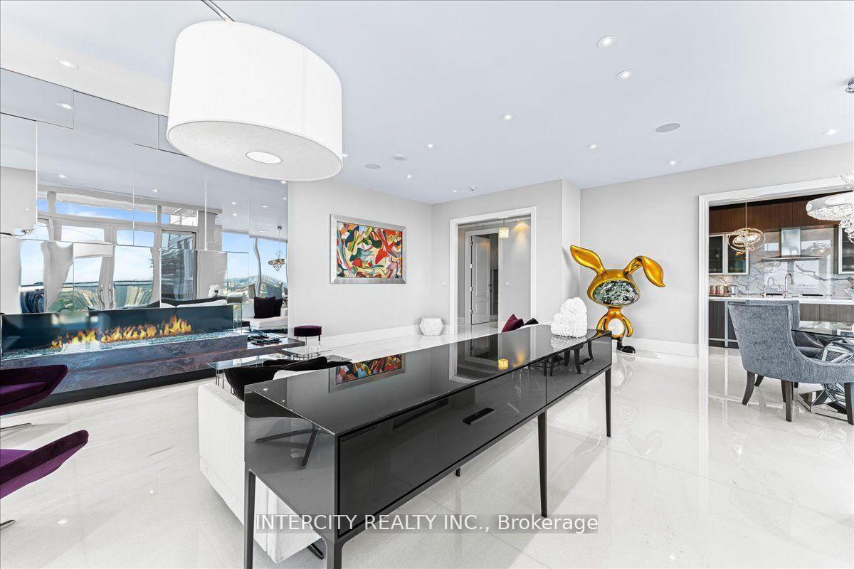 3 Bedrooms Condo at 50 Yorkville, Toronto For sale