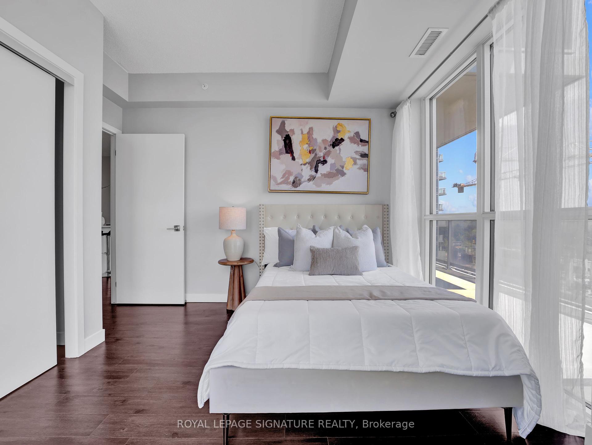 2 Bedrooms Condo at 2081 Fairview, Burlington For sale