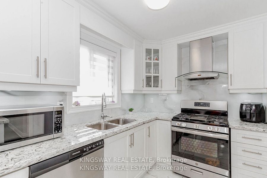 1395 Tyneburn Crescent