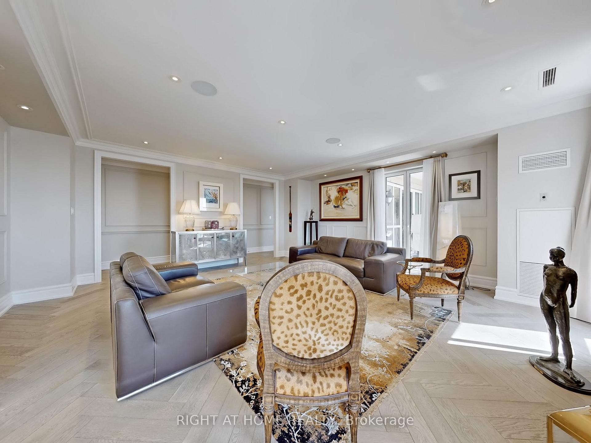 2 Bedrooms Condo at 2287 Lake Shore, Toronto For sale