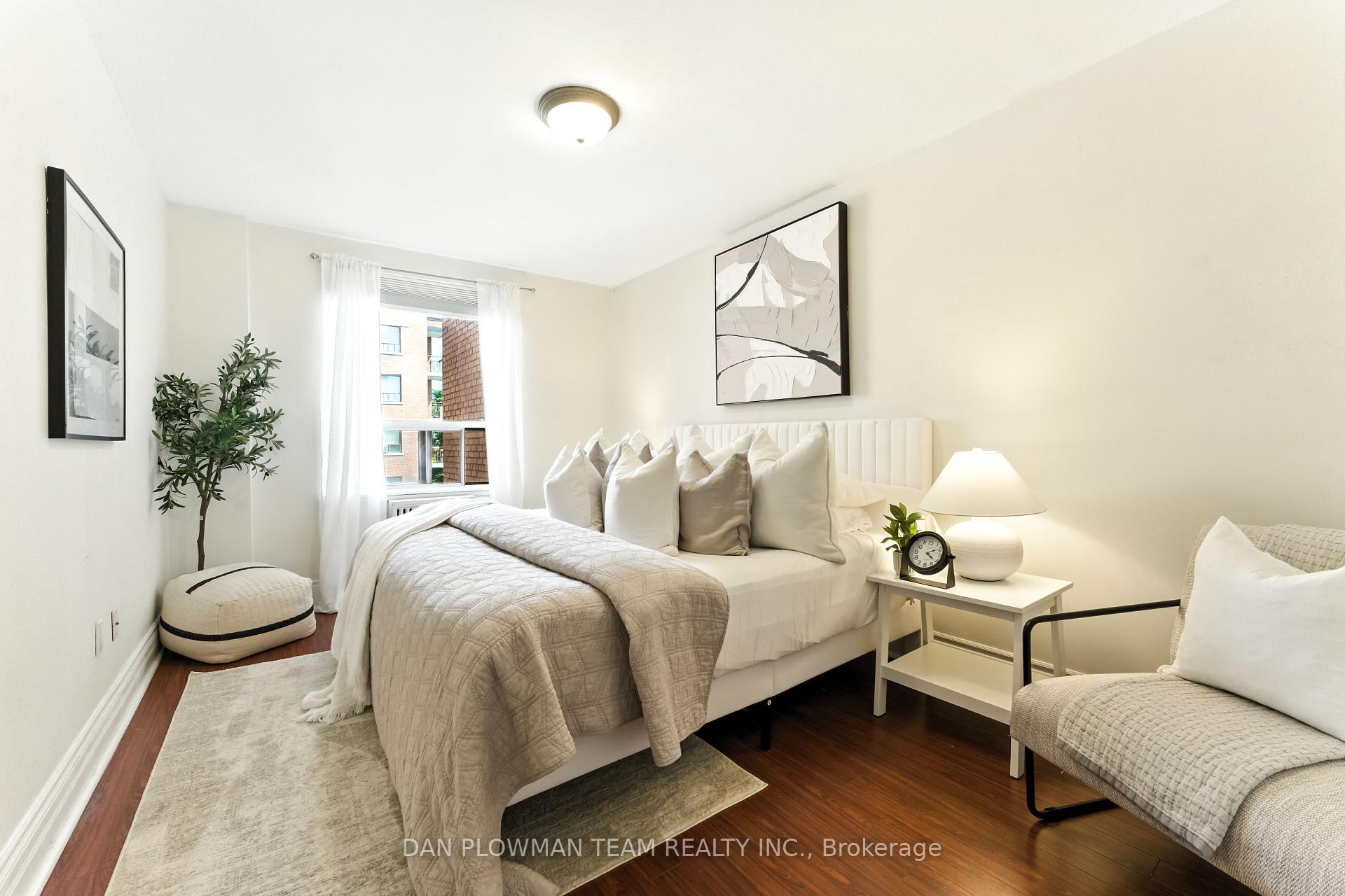1 Bedroom Co-op at 2550 Bathurst, Toronto For sale