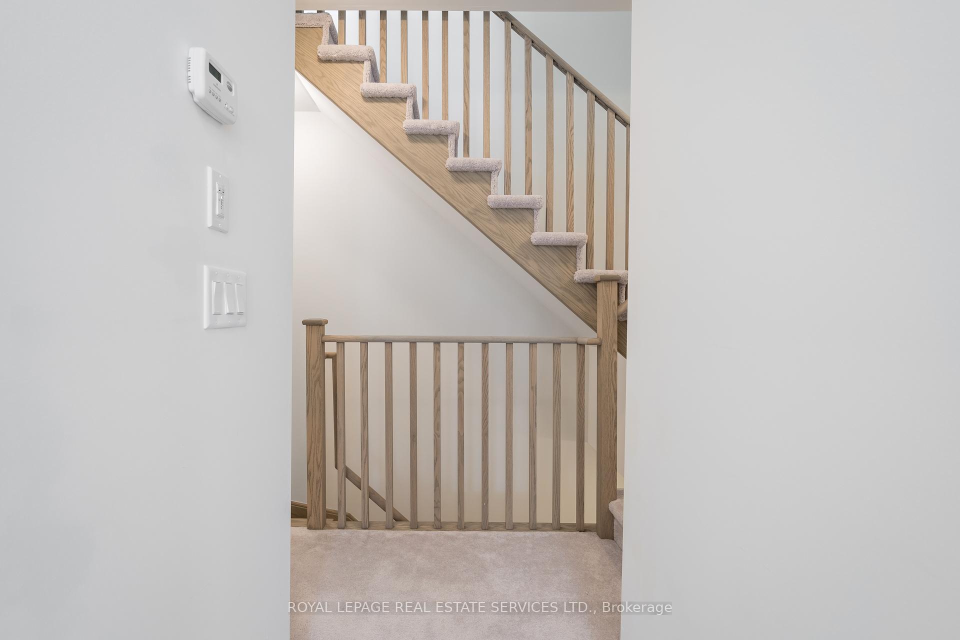 2 Bedrooms Condo at 3415 RIDGEWAY, Mississauga For sale