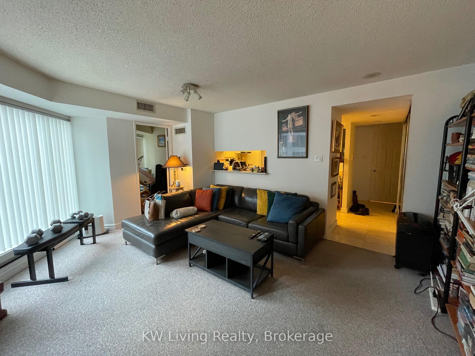 2 Bedrooms Condo at 33 University,  Toronto For sale