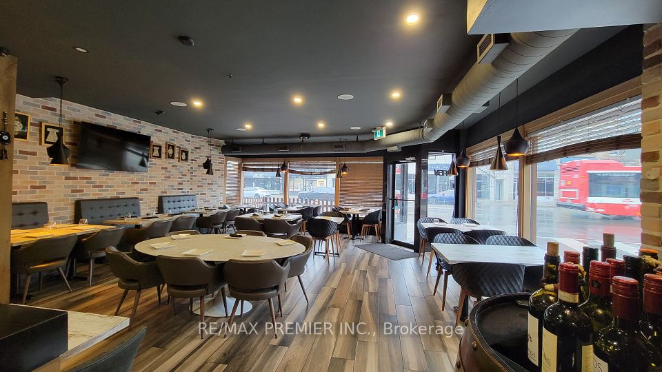 3443 Yonge