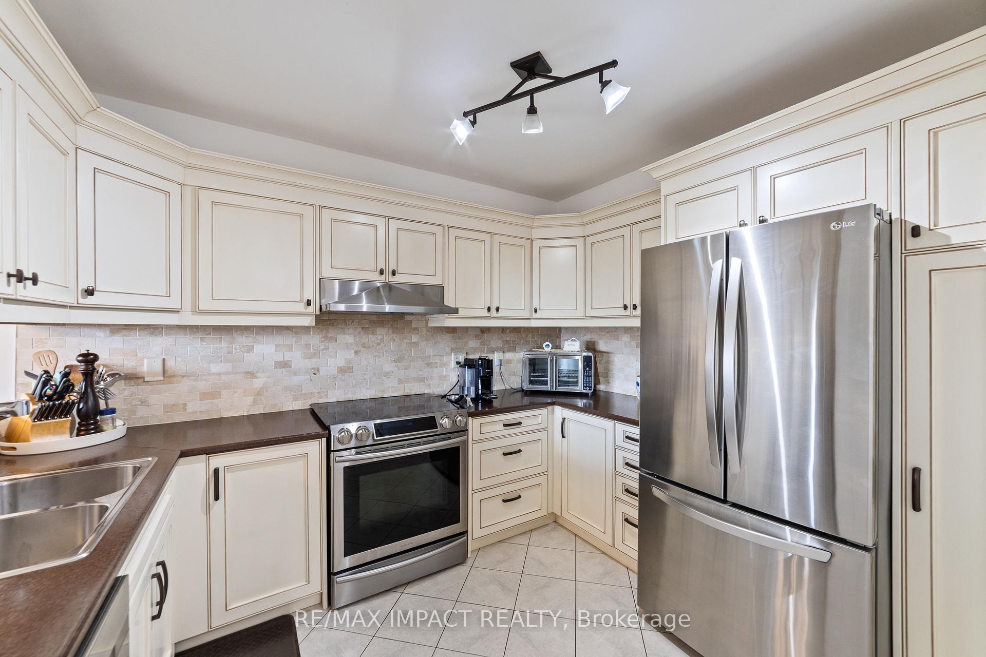 2 Bedrooms Condo at 234 Albion, Toronto For sale