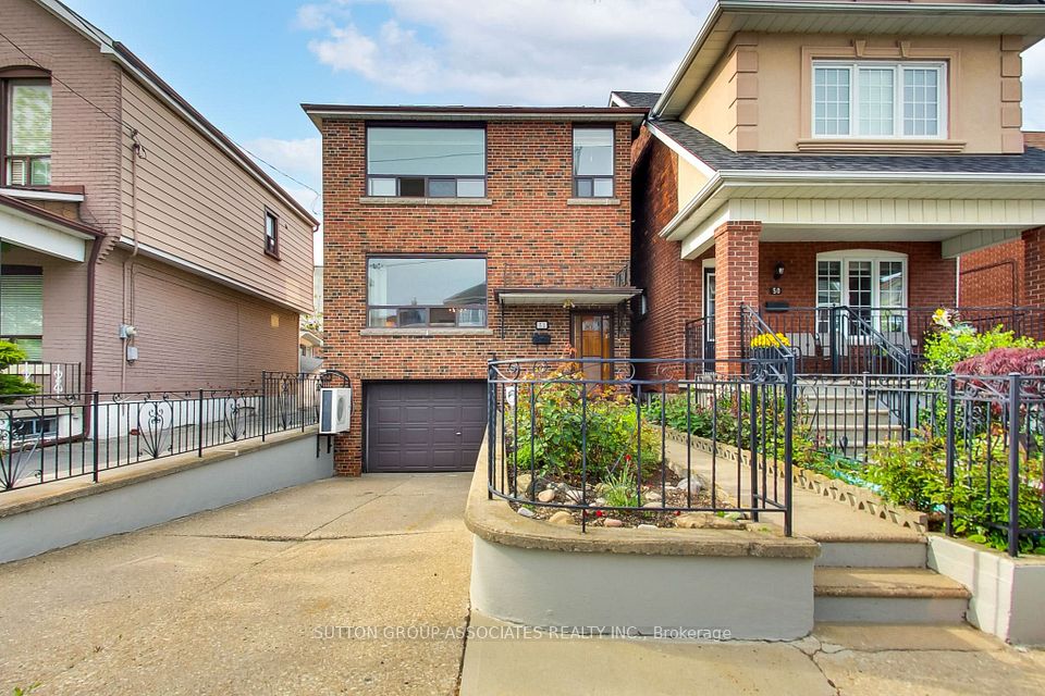 52 Mackay